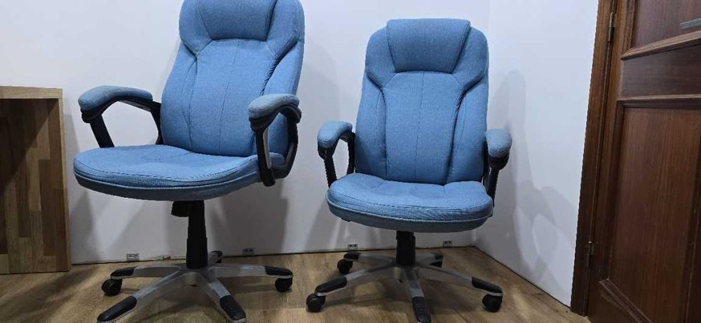 Duas Cadeiras de Escritório Executiva VINSETTO Azul