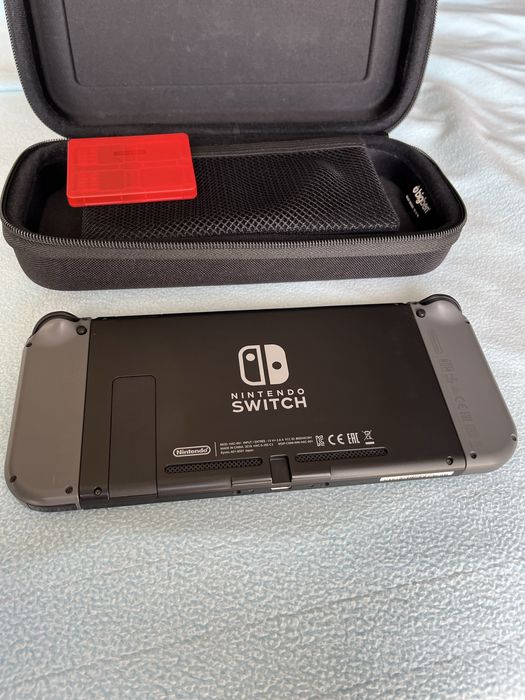 Nintendo Switch V1 Cinzenta c/ case pequena