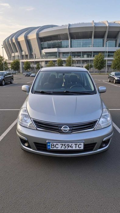 Nissan Tilda продаж