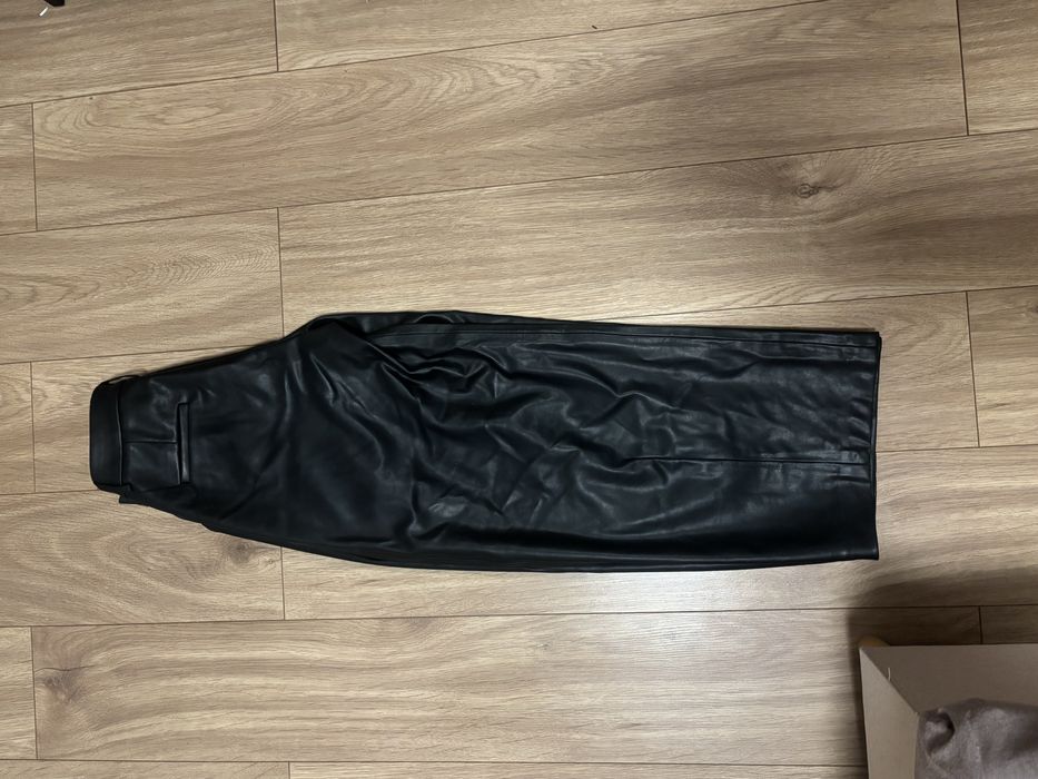 Spodnie materiałowe/skórzane