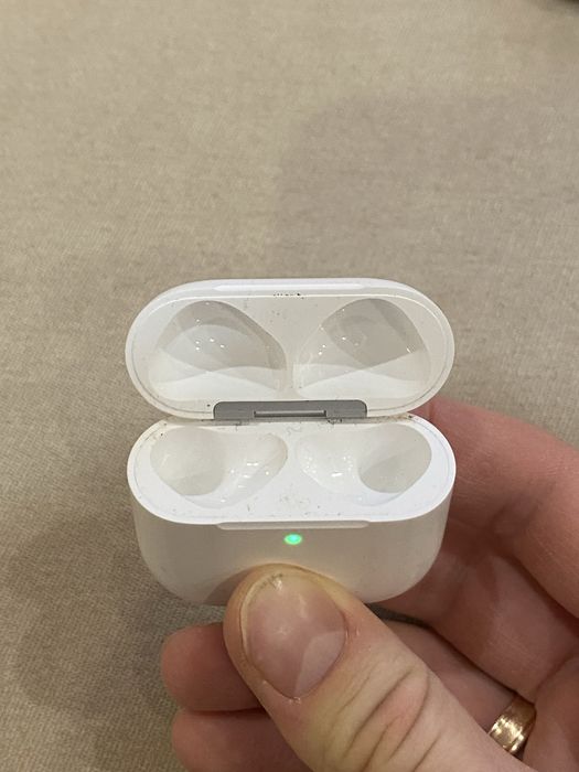 Airpods 4 кейс зарядний без навушників