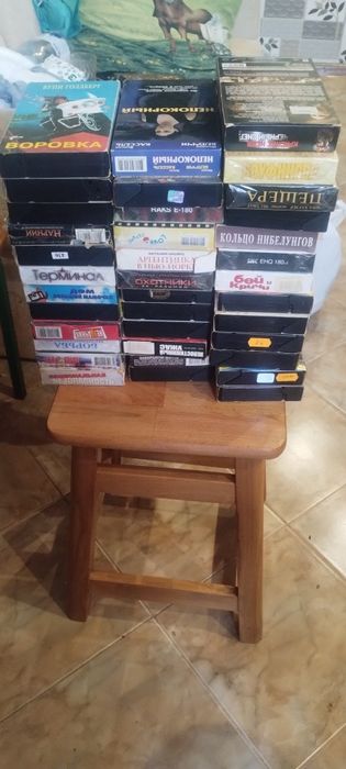 Відеомагнітофон самсунг та касети 31шт,500грн за все