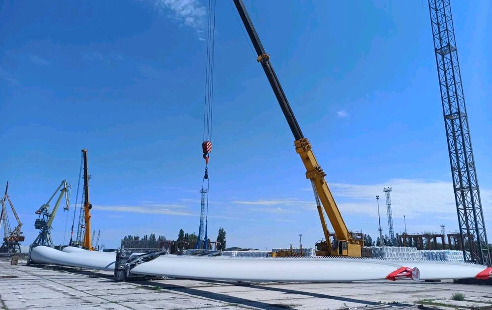 Крани автомобільні та гусеничні в оренду 35 - 200 тонн тощо