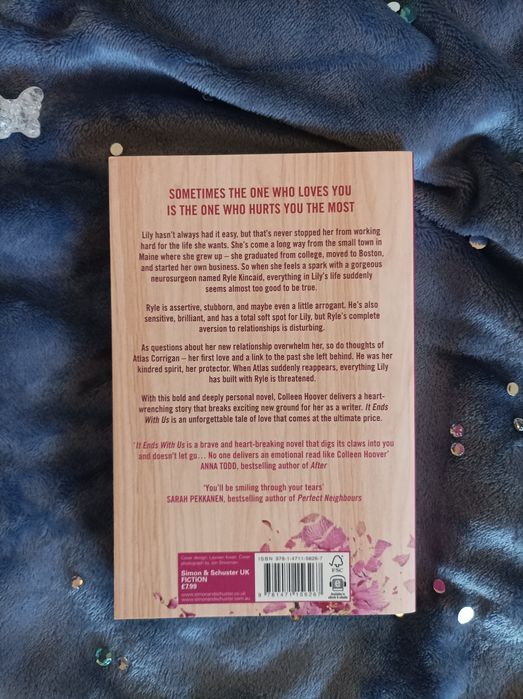 Livro "It Ends With Us" de Colleen Hover - versao inglesa