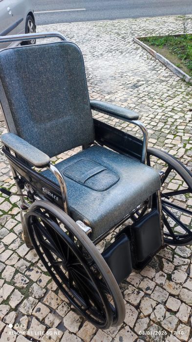 Cadeira de rodas multifunções 80eur.