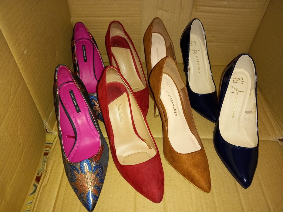 Sapatos de salto alto