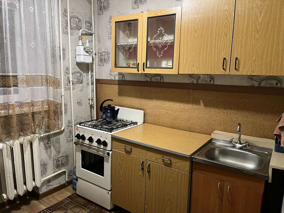 Здам 1 - км  квартиру подобово