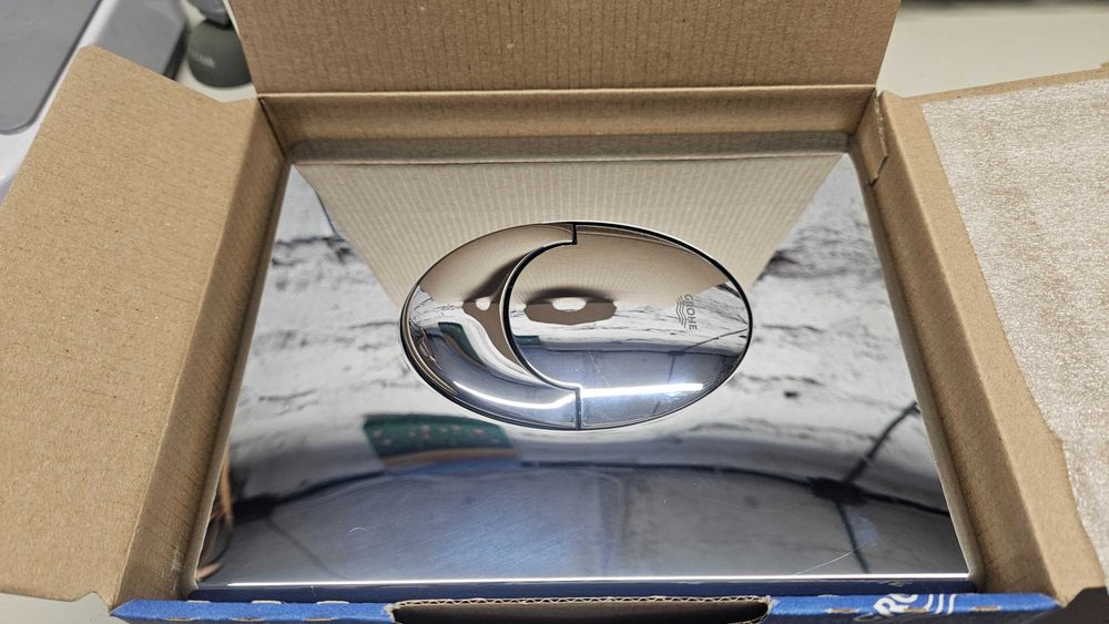 Nowy przycisk pneumatyczny do spłuczki Grohe srebrny