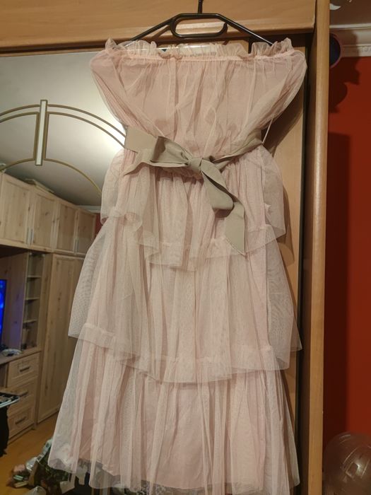 Piękna sukienka tiulowa pudrowa