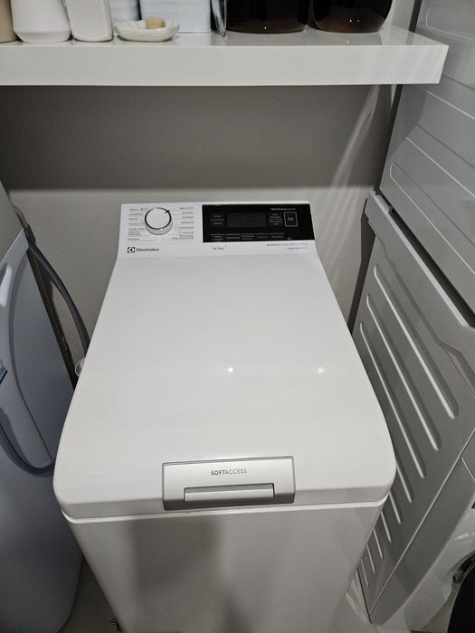 Pralka ładowana od góry Elektrolux UltraCare 800