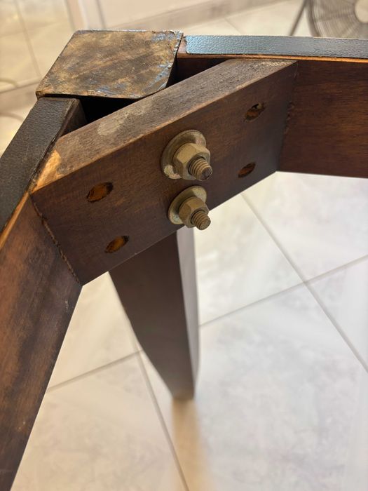 Mesa de Jantar extensível em madeira maciça (1,80x0,90) até 8 pessoas