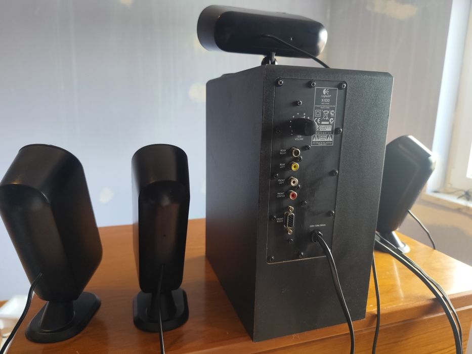 Colunas Logitech X-530