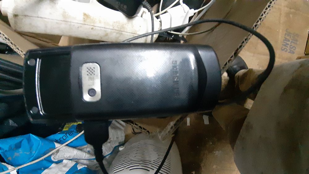 Telemóvel Samsung a funcionar muito bem