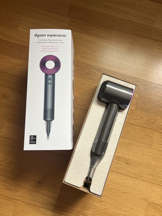 Secador de cabelo dyson novo