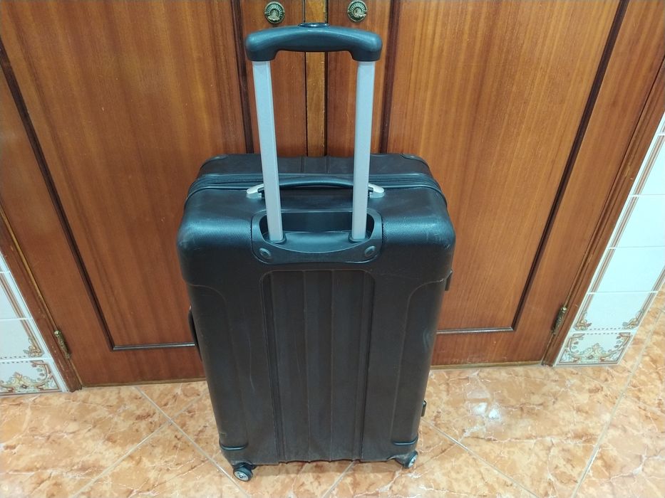 Mala malas de porão até 23 kg viagem carro casa quarto apartamento.