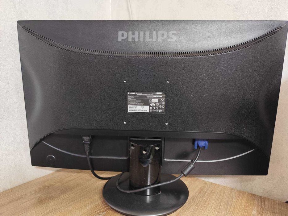 Продам великий ігровий
монітор Philips