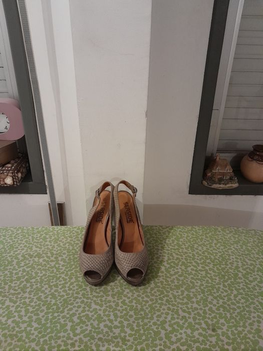 Vendo Sandálias de Senhora SEASIDE muito bonitas como novas