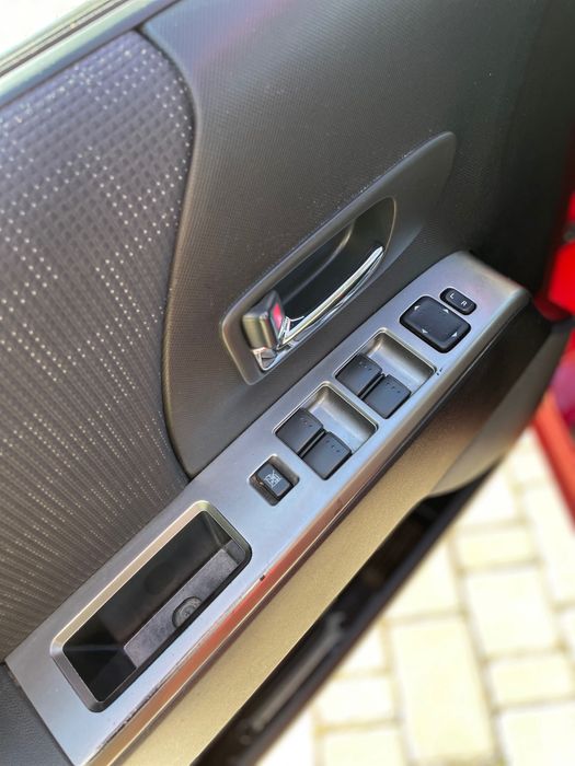 продаж  Mazda 5 2008 року