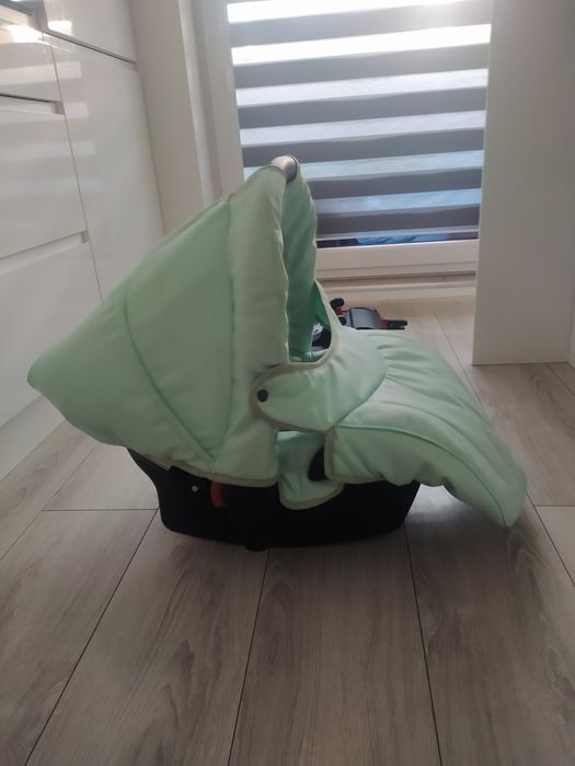 Baza + nosiedełko samochodowe