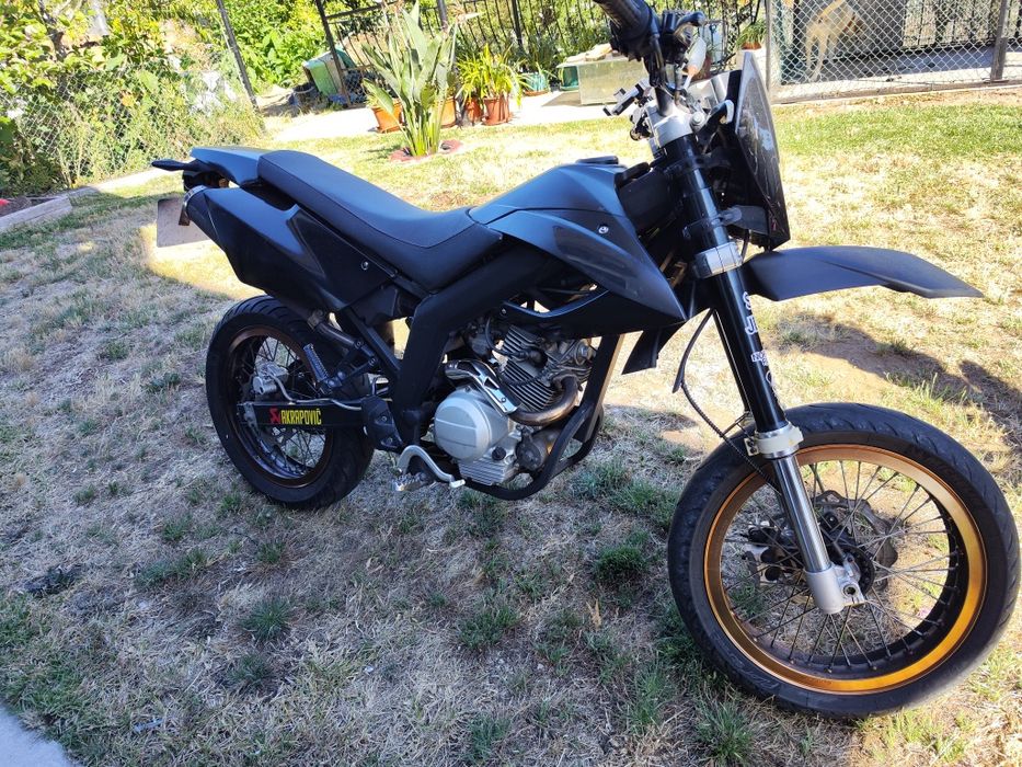 Vendo ou troco mota 125cc.