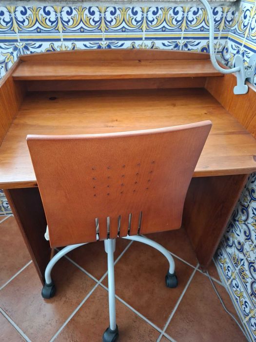 Secretária + cadeira