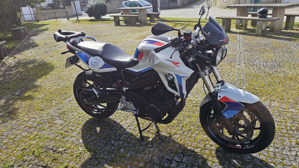 Bmw g800 R  look M sport