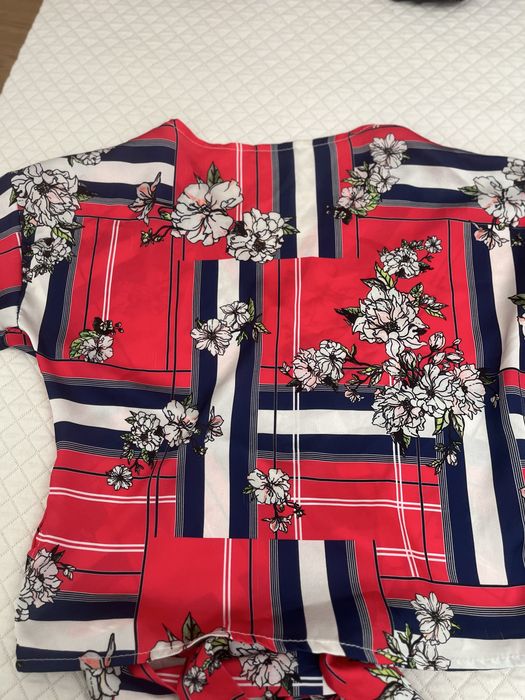 Blusa acedada muito charmosa
