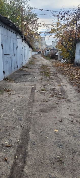 Продам гаражний бокс в  кооператив Виноградар