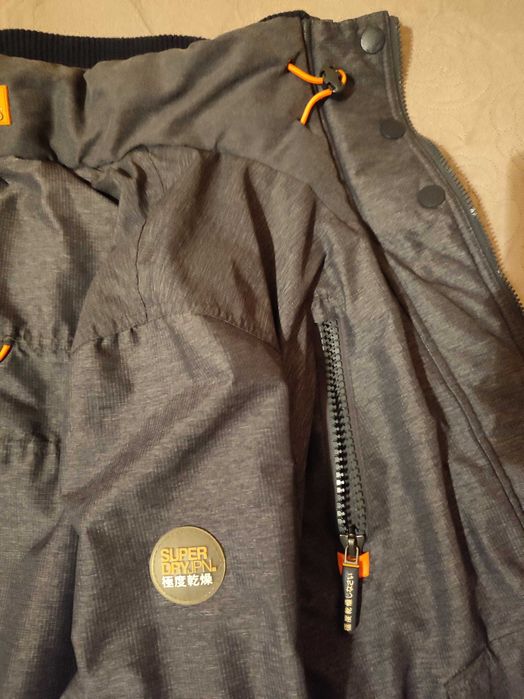 Kurtka szwedka Superdry przeciwdeszczowa rozmiar L