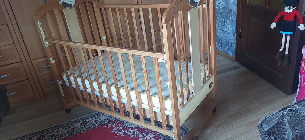 Детская кроватка