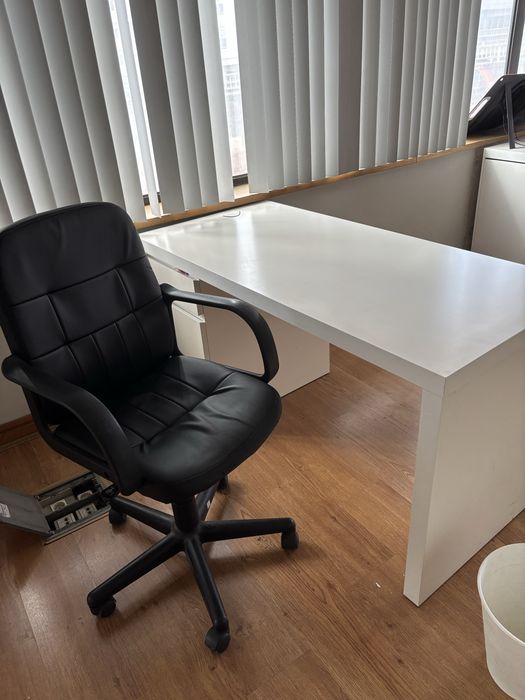 Mesa escritorio e cadeira