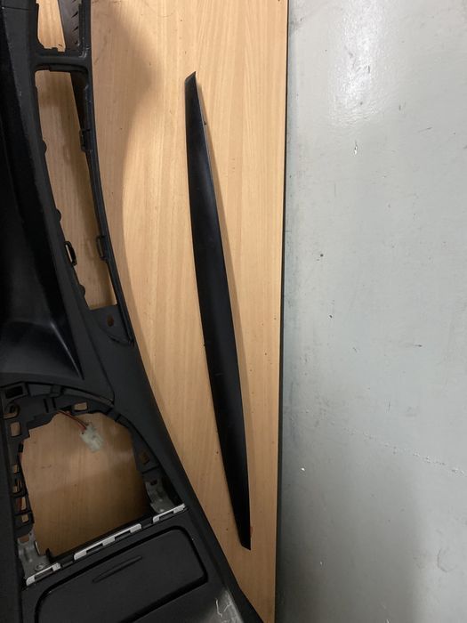 Bmw E88 E82 E81 Tunel Listwa kokpitu osłona zmiany biegow gniazdo zapa