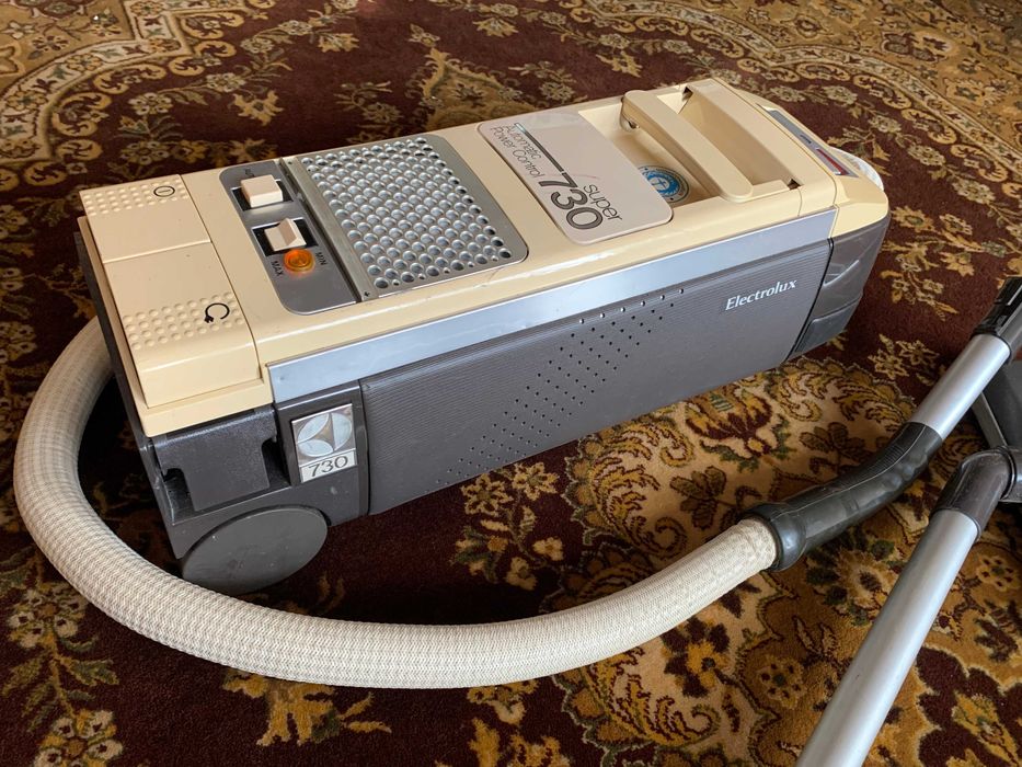 Stary solidny odkurzacz elektrolux D730S