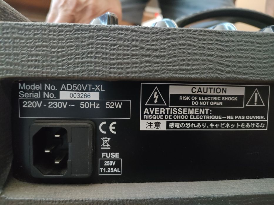 Elektryczna gitara plus wzmacniacz