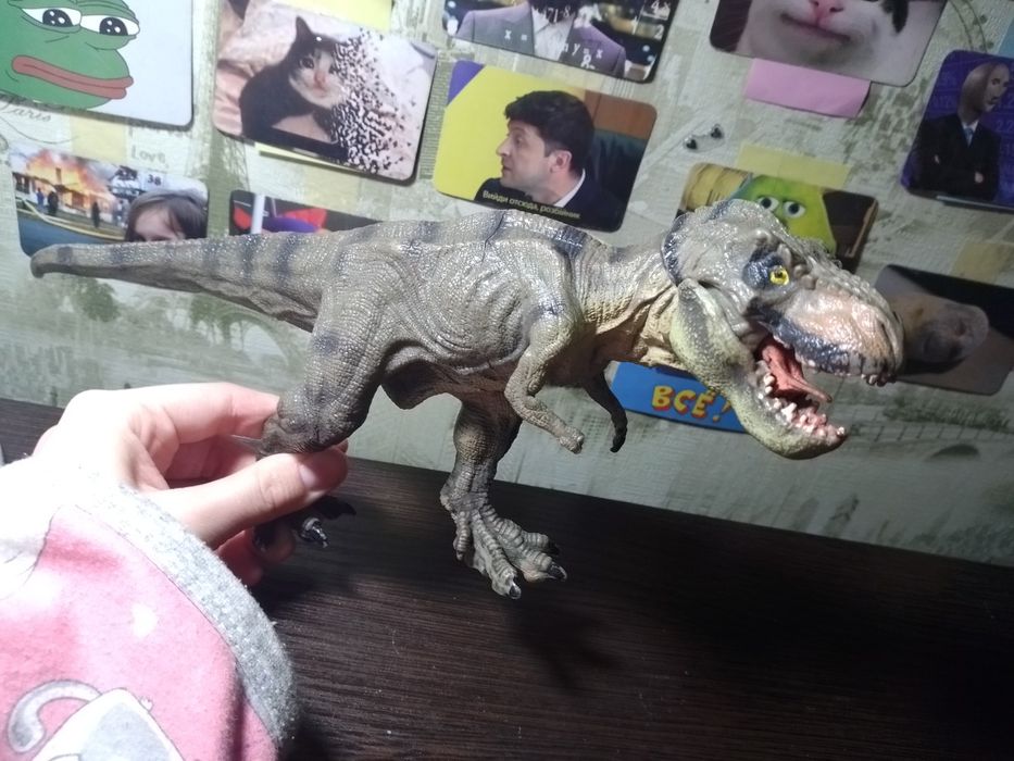 Іграшкові динозаври