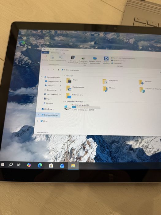 Microsoft surface book 2 intel core i5 8gb 256ssd