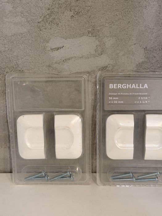 Cztery nowe uchwyty gałki meblowe Ikea berghalla
