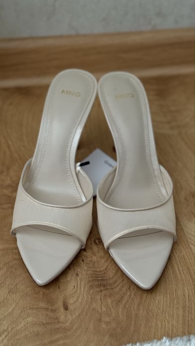 нові жіночі Мюлі Mango босоніжки