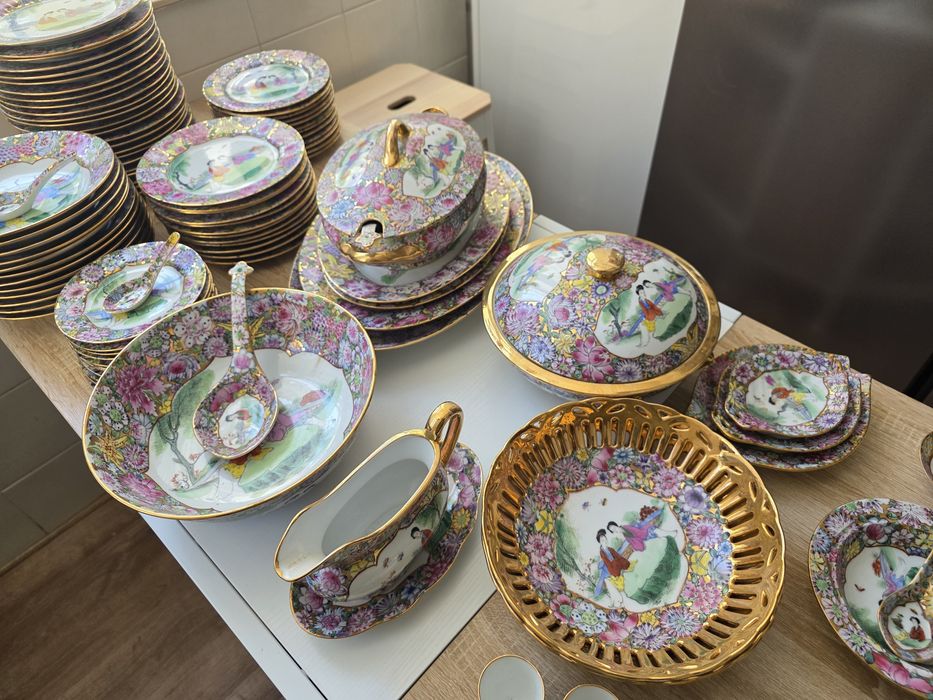 Magnífico Serviço Jantar Porcelana de Macau 1963 (Selo Qianlong) – 109 Peças