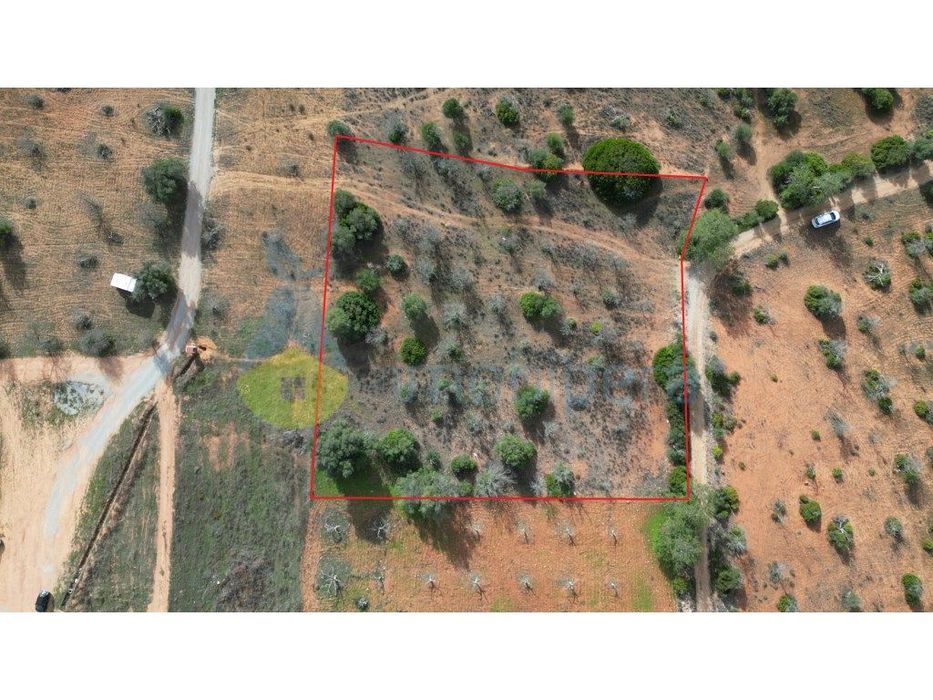 Terreno Rústico com 3730m2 em Guia, Albufeira