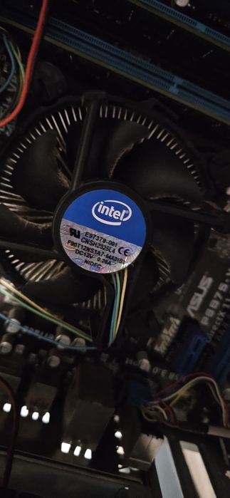 Monitor LG oraz komuter Asus