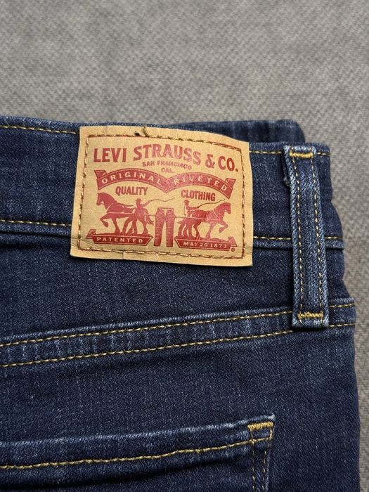 Джинси Levi's 312 Shaping Slim (W28) оригінал