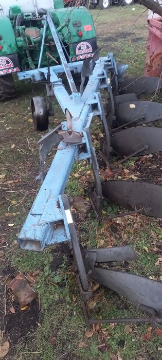 Продам Плуг Полігон ПМУ 5-35