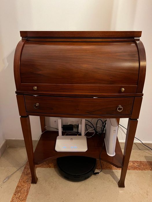 Escrivaninha em estilo clássico, madeira maciça em mogno