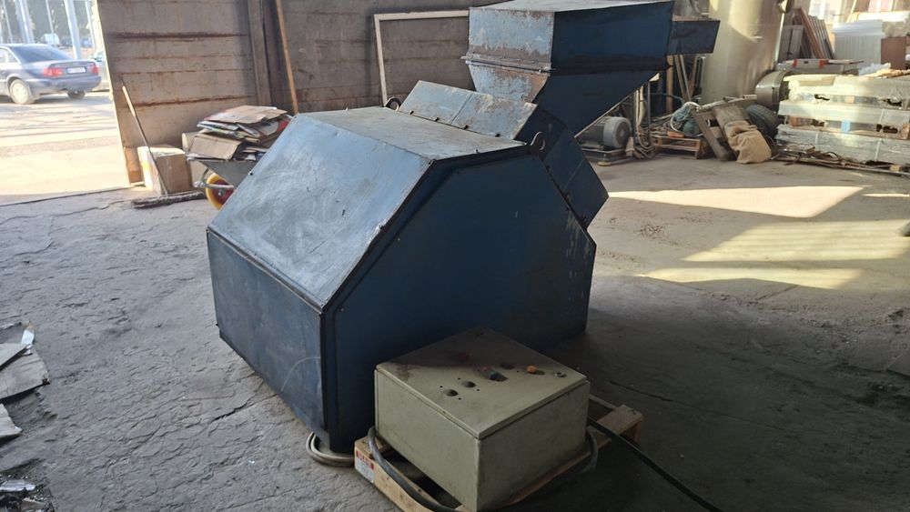 Дробарка для полімерів, Польща, б/у