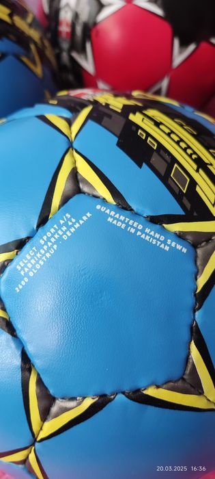 Футбольні м'ячі SELECT (dynamic)