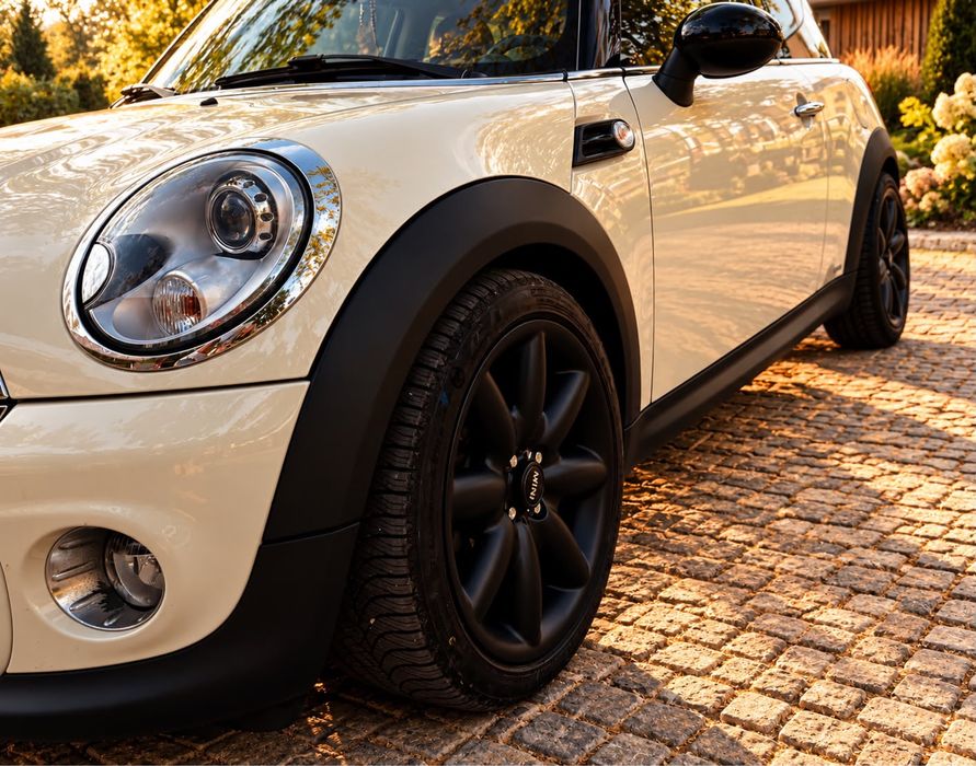 Mini Cooper. R56.