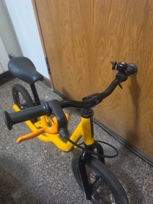 Bicicleta de Aprendizagem de 12 Polegadas em Alumínio Runride 900 Amarela