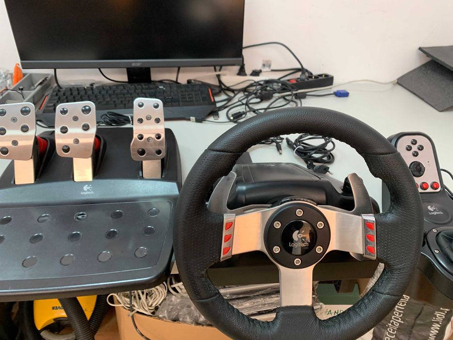 Logitech G27 Completo usado muito poucas vezes pode ser testado