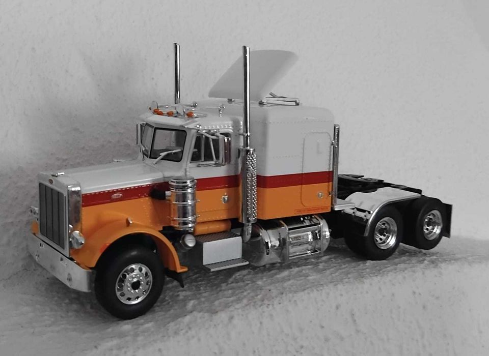 Camião Peterbilt 359 «SHELL», 1970. 25€.   Vendo miniaturas da minha coleção 1/43.